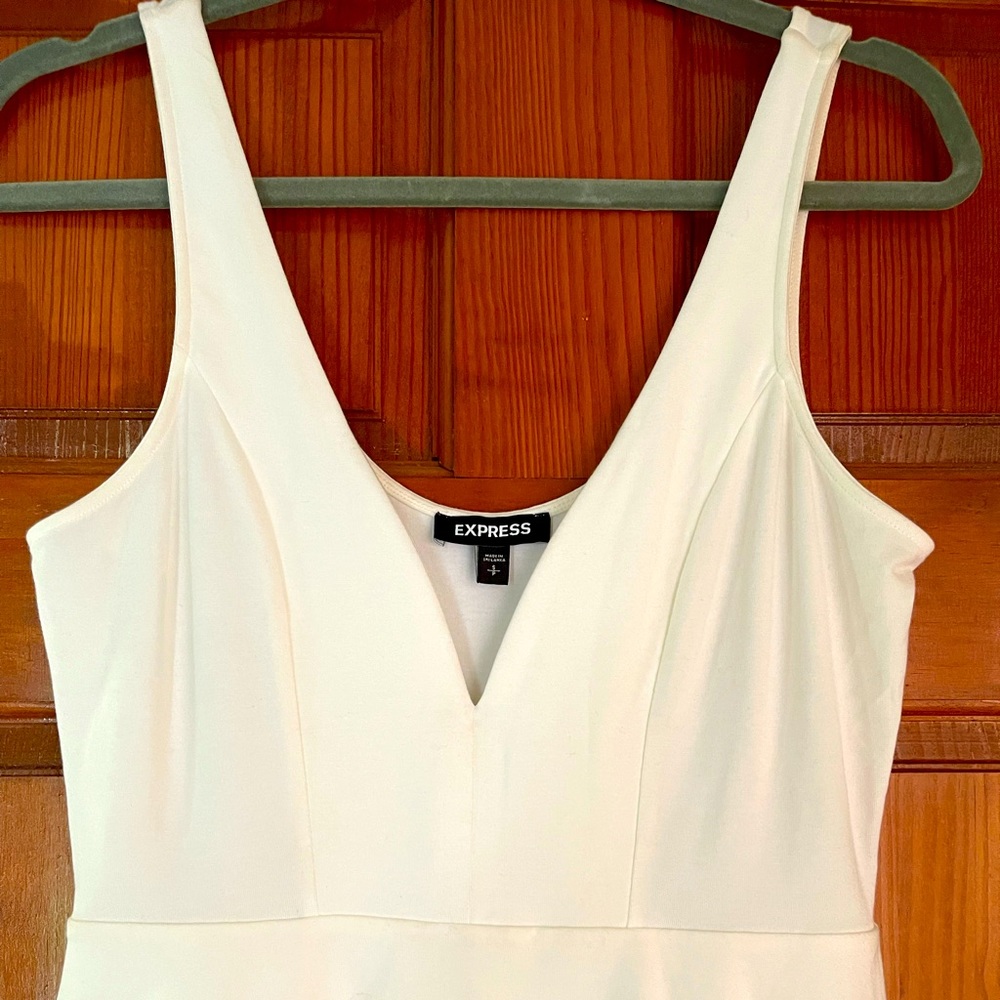Women’s dress Express size small NWOT